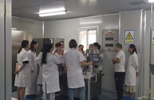我厂设备在重庆医药高等专科学校正式投入使用